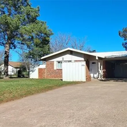 Rent this 3 bed house on 465 Eddy Street in Quanah, TX 79252