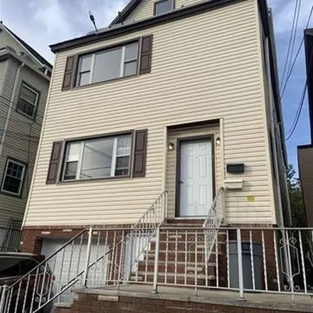 Rent this 6 bed apartment on 31 West 49th Street in Bayonne, NJ 07002