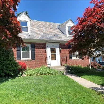 Buy this 3 bed house on 600 North Saint Elmo Street in Allentown, PA 18104
