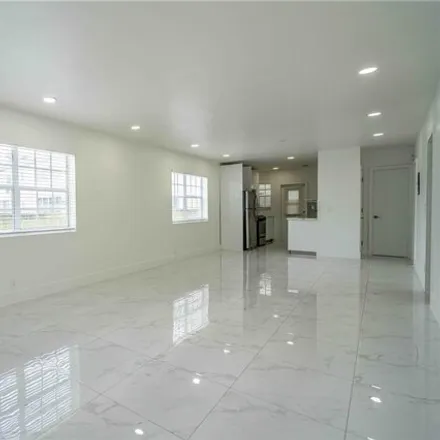 Image 4 - 330 84th Street, Miami Beach, FL 33141, USA - Apartment for rent