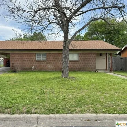 Buy this 3 bed house on 1853 Glendale Street in Victoria, TX 77901