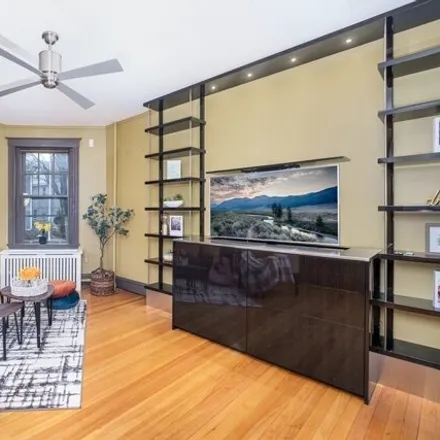 Image 4 - The Washingtonian, 27;31 Linnaean Street, Cambridge, MA 02138, USA - Condo for sale