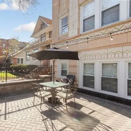 Image 2 - 1521 West Sherwin Avenue, Chicago, IL 60626, USA - House for rent