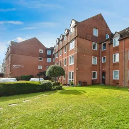 Image 1 - Home Spinney House, River View Road, Southampton, SO18 1UD, United Kingdom - Apartment for sale