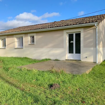 Rent this 5 bed apartment on Sentier du Tire Huit à Les Planes in 33390 Saint-Genès-de-Blaye, France