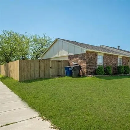 Buy this 3 bed house on 748 Leading Lane in Allen, TX 75003