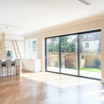 Image 6 - 123 Cottenham Park Road, Cottenham Park, London, SW20 0DS, United Kingdom - House for sale