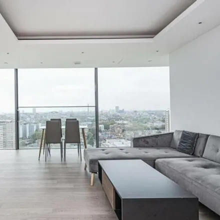 Image 1 - Carrara Tower, City Road, London, EC1V 1AD, United Kingdom - Apartment for sale