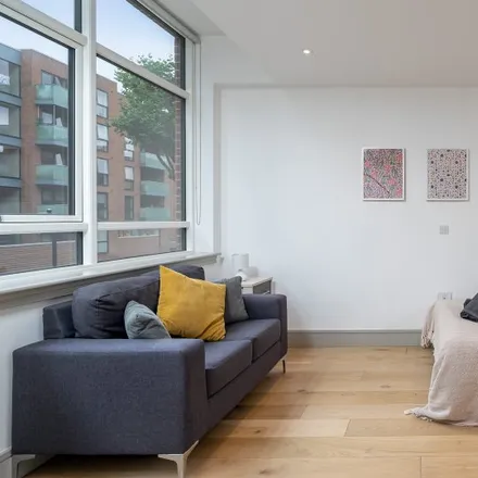 Rent this studio apartment on Lawrence Road in London, N15 4EN
