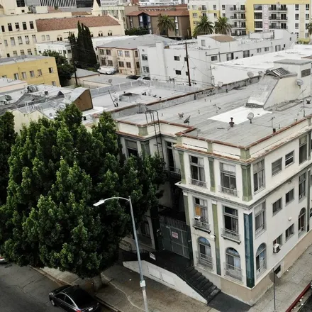 Buy this studio townhouse on 2809 West 8th Street in Los Angeles, CA 90005