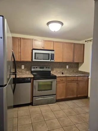 Rent this 1 bed condo on Hammersmith Road in Hayestown, Danbury