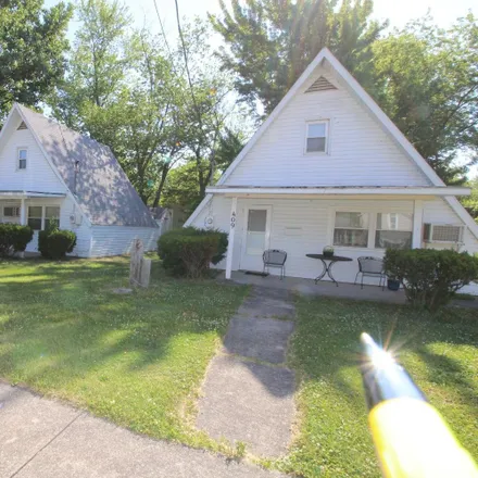 Buy this studio duplex on Lincoln Avenue in Port Clinton, OH 43452