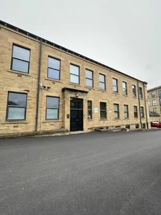 Image 1 - Blakeridge Lane Stocks Lane, Blakeridge Lane, Batley, WF17 8FN, United Kingdom - Room for rent