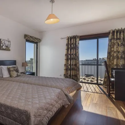 Rent this 3 bed apartment on Crowne Plaza Vilamoura Tesla Destination Charger in Rua da Comporta, 8125-403 Quarteira