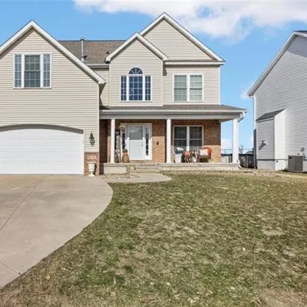 Buy this 5 bed house on 2624 Grey Wolf in Hiawatha, IA 52233