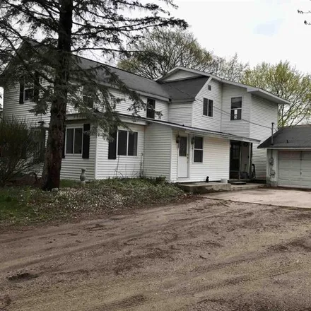 Buy this 6 bed house on 1532 West Broadway Street in Mount Pleasant, MI 48858