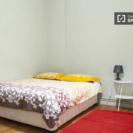 Rent this 4 bed room on Sadri Maksudi Arsal Sk. in 34375 Şişli, Turkey