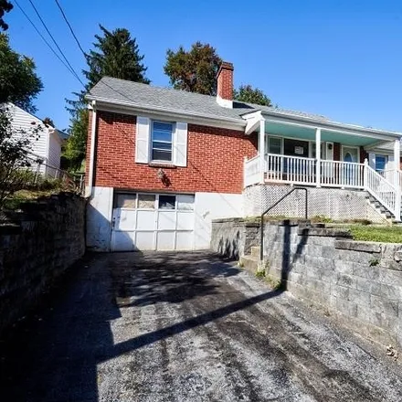 Buy this 3 bed house on 354 Linden Drive in Staunton, VA 24401