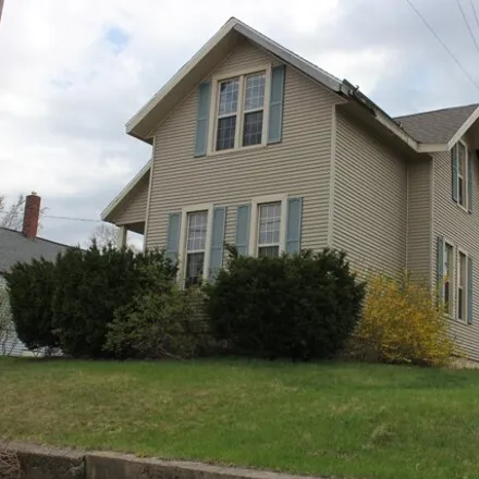 Buy this 3 bed house on 981 Michigan Avenue in Muskegon, MI 49441