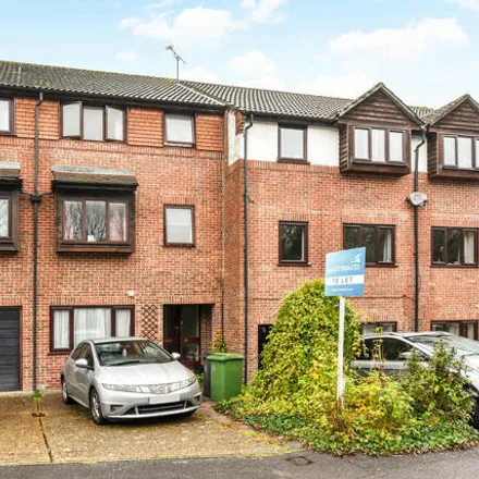 Rent this 6 bed townhouse on Honeysuckle Close in Winchester, SO22 4QQ