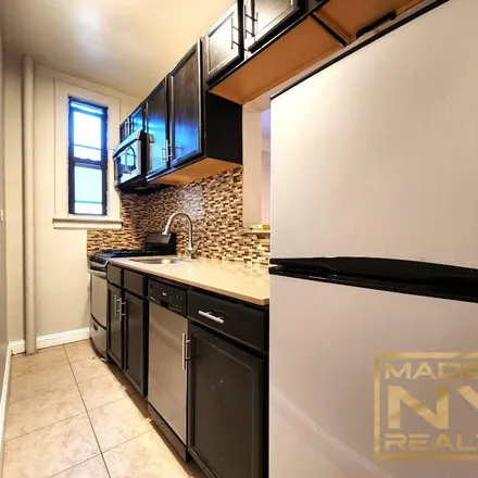 Image 3 - 25-74 33rd Street, New York, NY 11102, USA - Apartment for rent