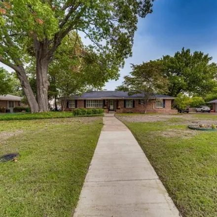 Buy this 3 bed house on 198 Overhill Drive in Waxahachie, TX 75165