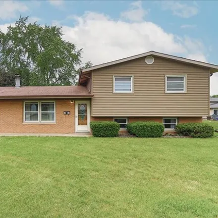 Buy this 3 bed house on 1417 Walnut Avenue in Hanover Park, Schaumburg Township