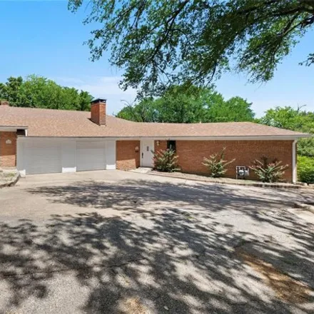 Buy this 4 bed house on 499 North Carl Street in Sherman, TX 75092