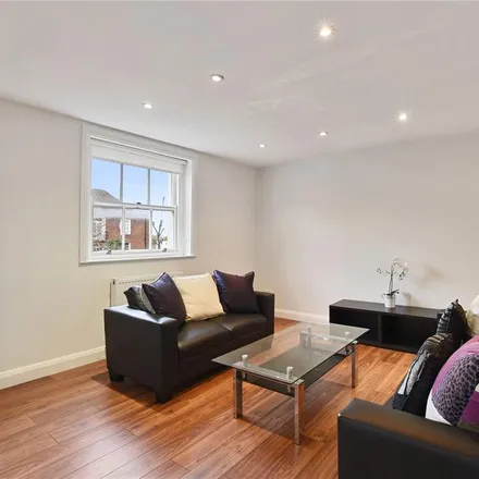 Rent this 4 bed apartment on 16 Finchley Road in London, NW8 0NU