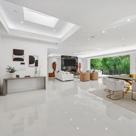 Image 5 - 1124 Summit Drive, Beverly Hills, CA 90210, USA - House for sale