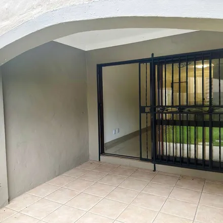 Image 9 - 12 Concourse Crescent, Paulshof, Sandton, 2062, South Africa - Apartment for rent