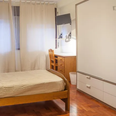 Image 2 - Outeiro, Rua do Doutor Manuel Laranjeira, 4200-347 Porto, Portugal - Room for rent