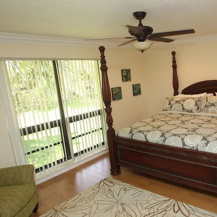 Rent this 2 bed house on Palm Beach Gardens