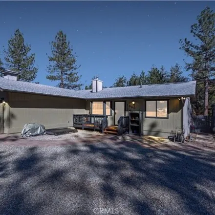 Image 2 - 1949 Twin Lakes Road, Wrightwood, CA 92397, USA - House for sale