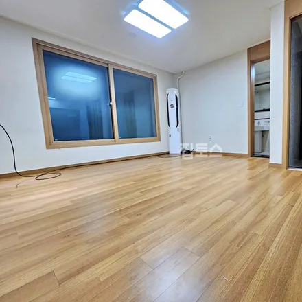 Rent this 2 bed apartment on 서울특별시 강남구 역삼동 663-2