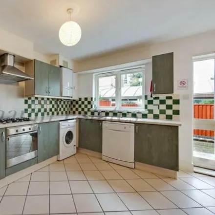 Image 3 - 38 Ferry Street, London, E14 3DT, United Kingdom - Townhouse for rent