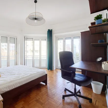 Rent this 9 bed room on Tacos in Rua Padre António Vieira, 1070-015 Lisbon