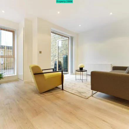 Rent this 3 bed townhouse on Koala Coffee in Railton Road, London