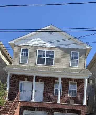 Image 2 - 119 Oak Street, Port Johnson, Bayonne, NJ 07002, USA - House for rent