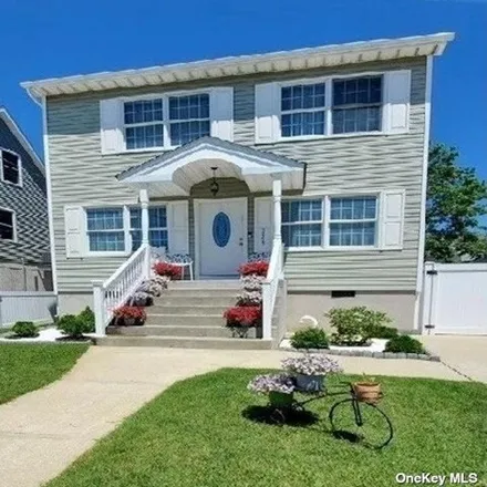 Buy this 3 bed house on 2459 Walters Court in Bellmore, NY 11710