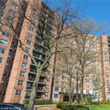 Buy this 1 bed condo on Grand Central Parkway in New York, NY 11368