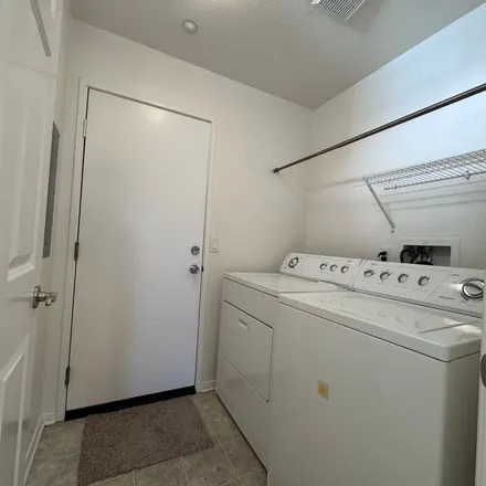 Image 3 - Grape Street, Lake Elsinore, CA 92532, USA - Apartment for rent