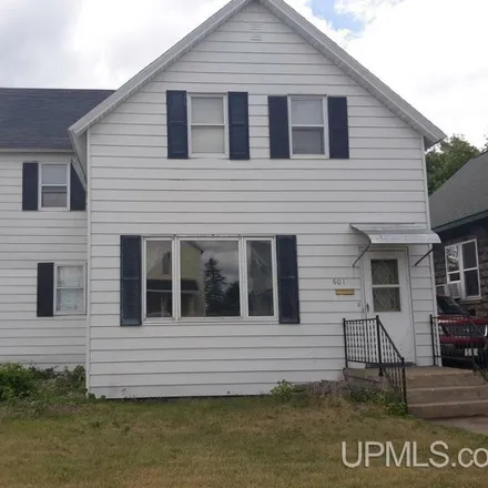 Buy this 4 bed house on 601 North 19th Street in Escanaba, MI 49829