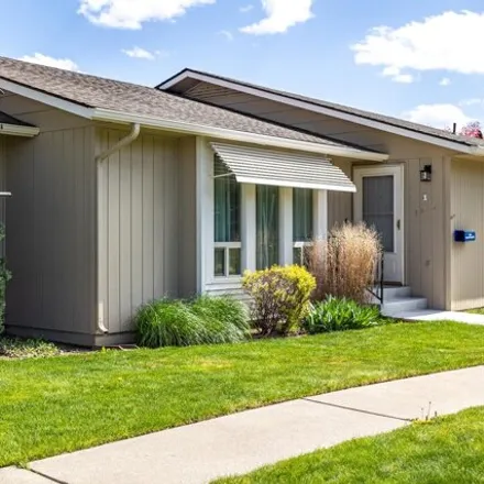 Buy this 3 bed condo on 3000 Redwood Way in Yakima, WA 98902