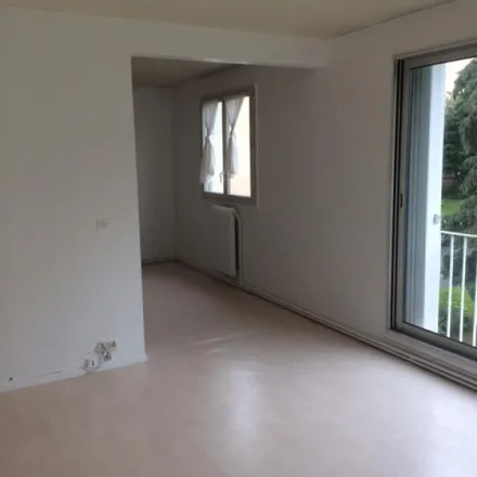 Rent this 4 bed apartment on Mairie d'Igny in Rue Ambroise Croizat, 91430 Igny