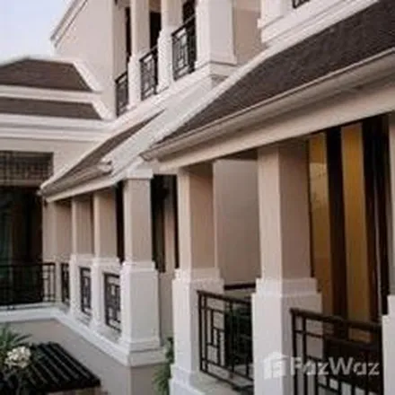 Rent this 3 bed apartment on unnamed road in Phaya Thai District, Bangkok 10400