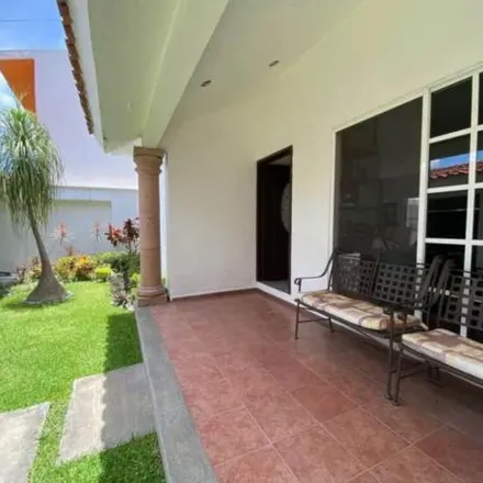 Buy this 5 bed house on Privada Barrio de la Joya in Las Fincas, 62564 Jiutepec