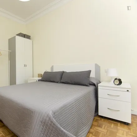 Rent this 6 bed room on Madrid in Ronda de Toledo, 34