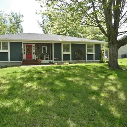 Buy this 4 bed house on 939 Sunset Avenue in Pella, IA 50219