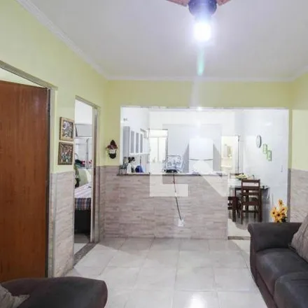 Rent this 2 bed house on Rua Pedro Álvares Cabral in Centro, Nilópolis - RJ